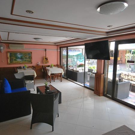 Kingfisher House & Bar Pattaya ภายนอก รูปภาพ