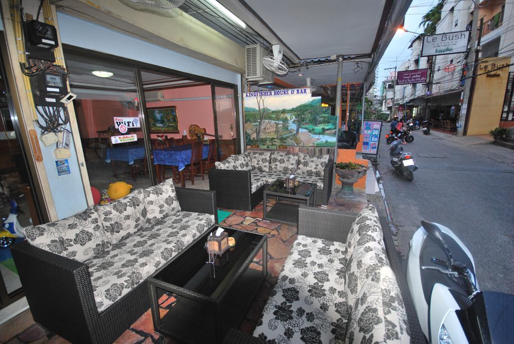 Kingfisher House & Bar Pattaya ภายนอก รูปภาพ