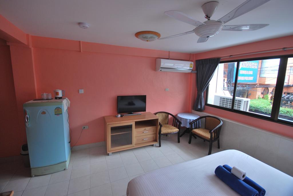 Kingfisher House & Bar Pattaya ภายนอก รูปภาพ